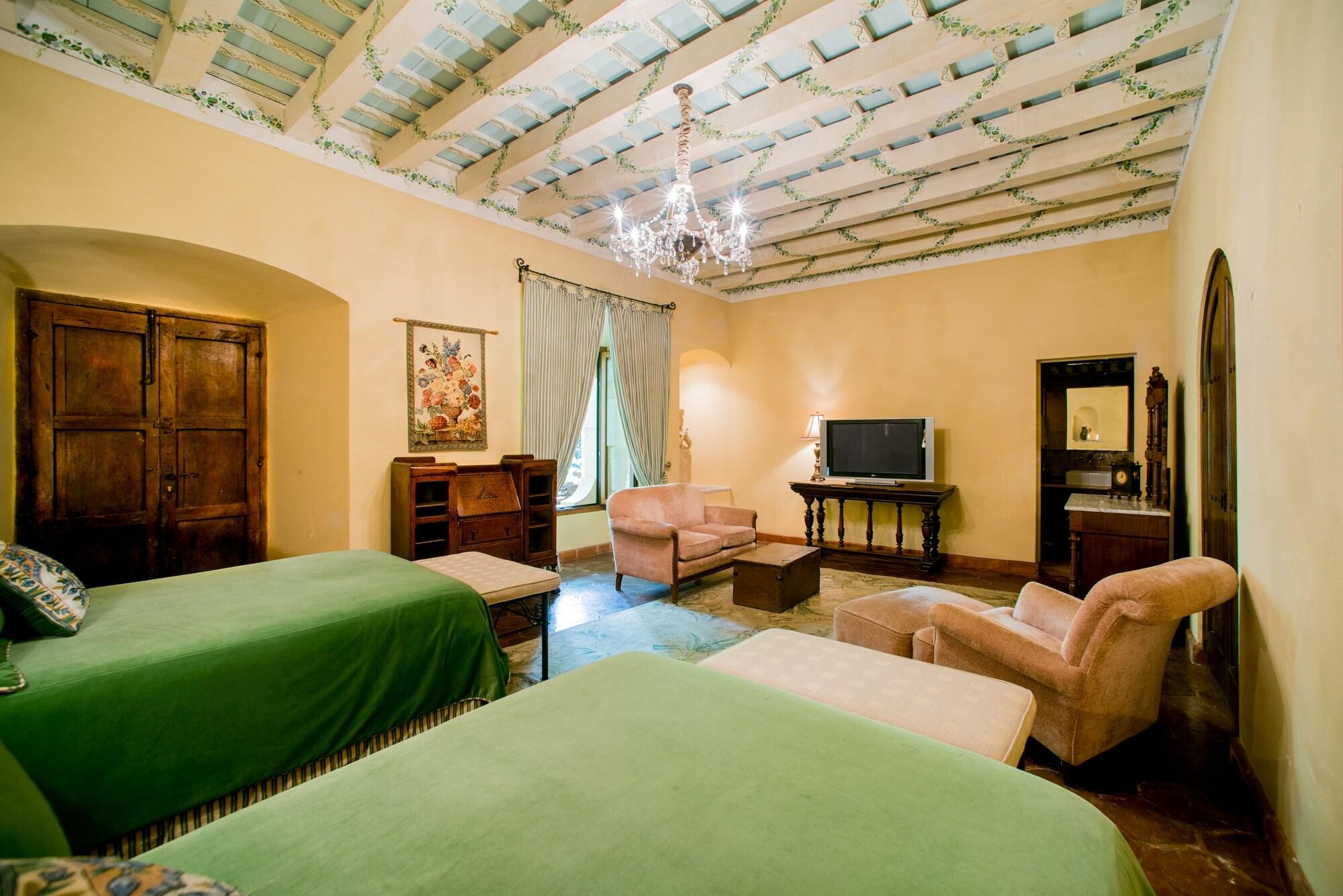 Hotel Palacio De Dona Leonor Antigua Exterior photo