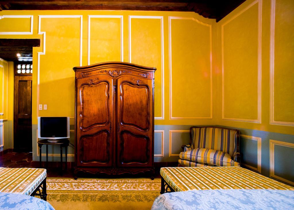 Hotel Palacio De Dona Leonor Antigua Exterior photo