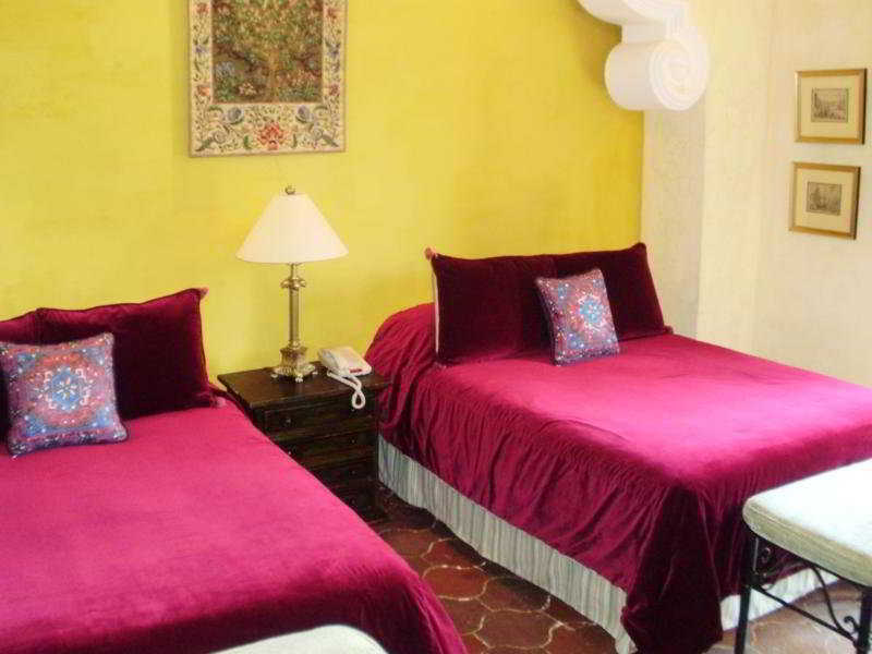 Hotel Palacio De Dona Leonor Antigua Exterior photo